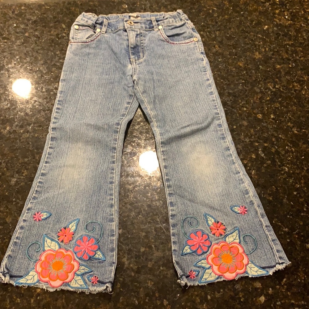 Cute, slight bell bottom legs jeans